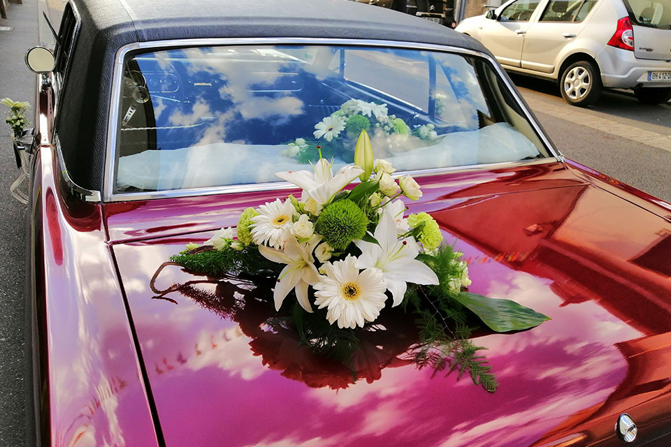 Fleurs sur voiture
